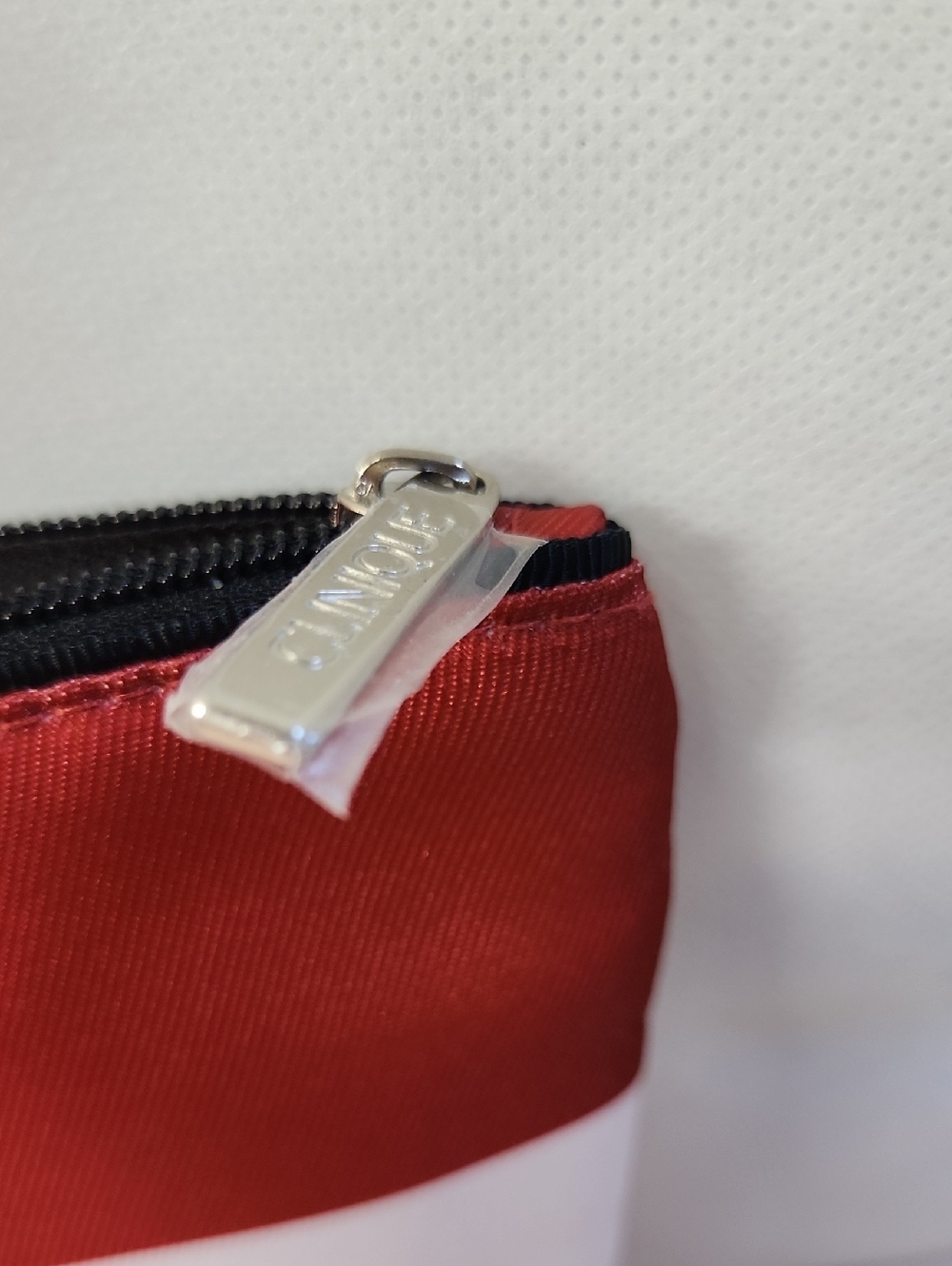 Kate Spade / Clinique Bag And 3 Pk Crew Socks - Picture 6 of 7